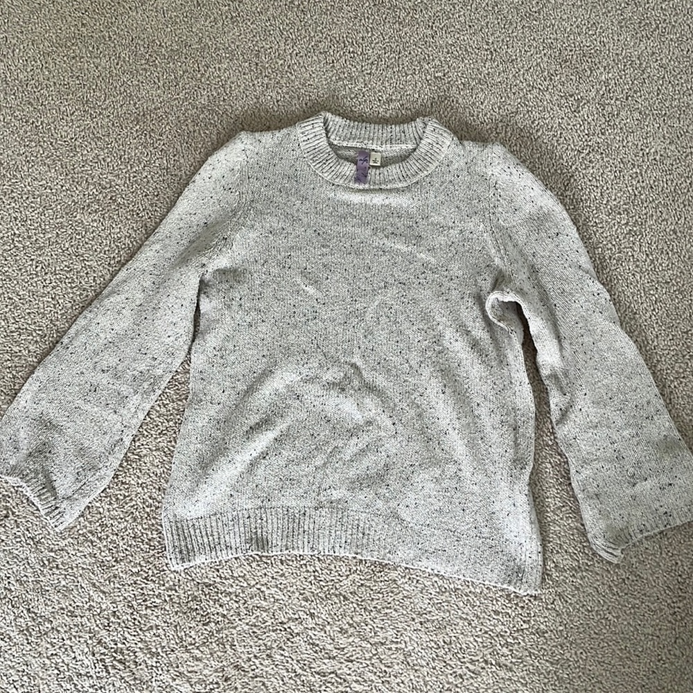 Alya speckled white sweater with button sleeves